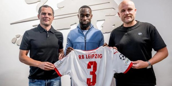 足球博彩-冗员卖不掉主力打折卖，德甲夏窗卖人都乱套了