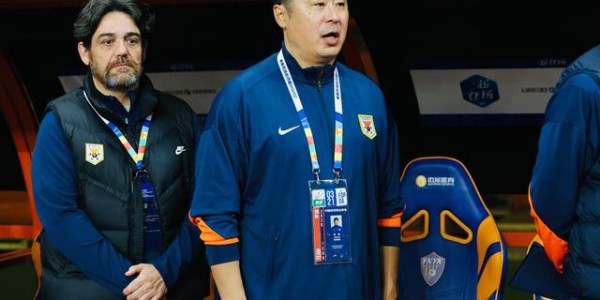 国际足联俱乐部世界杯-山东泰山两场4球惨败背后，是韩鹏三中卫体系的全面崩盘|泰山队|上海海港|大连英博|青岛海牛|球队_新浪体育_新浪新闻