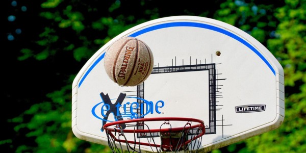 男篮观察｜赢球背后折射4大难题 12助攻22失误+队长赵睿迷失