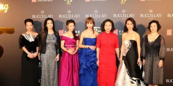 首页-生4子拿9000万豪宅却痛哭“想要尊重”：这场豪门官宣，谁赢了？