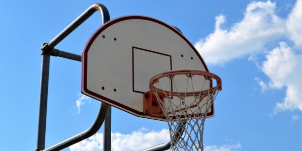 男篮观察｜赢球背后折射4大难题 12助攻22失误+队长赵睿迷失